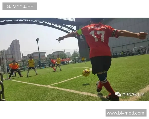 少年足球队的成长之路与梦想追逐的精彩瞬间